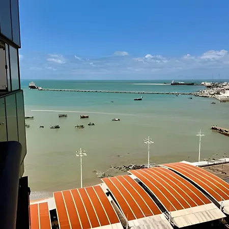 Ape Beira-mar: Wifi, Piscina, Garagem E Local Top! Apartamento
